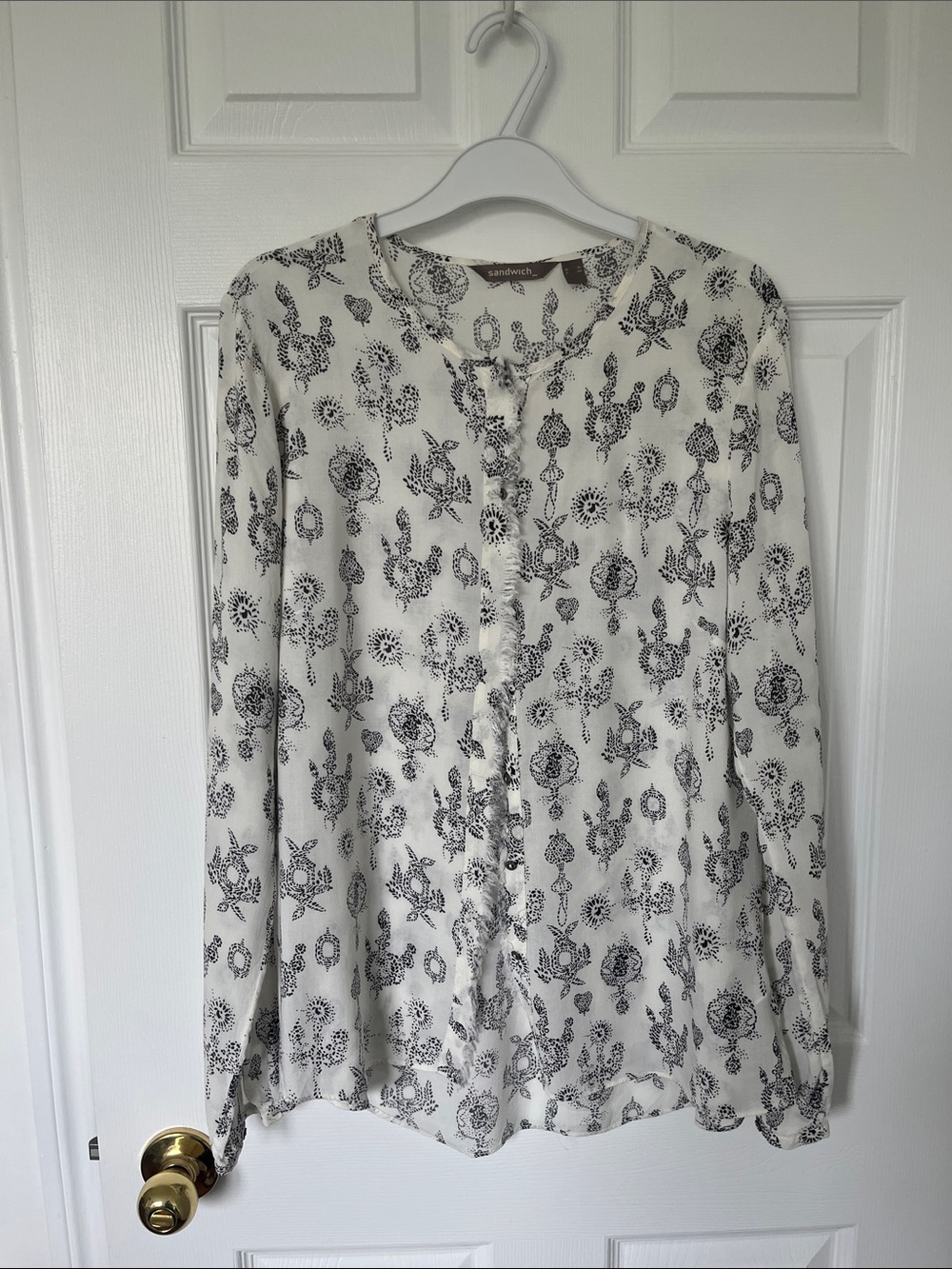 Sandwich off White Floral Button-Front Long-Sleeve Top